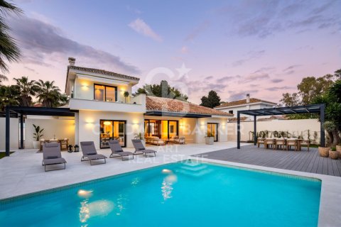 Villa à Marbella, Malaga, Espagne 4 chambres, 271 m2 No. 178649