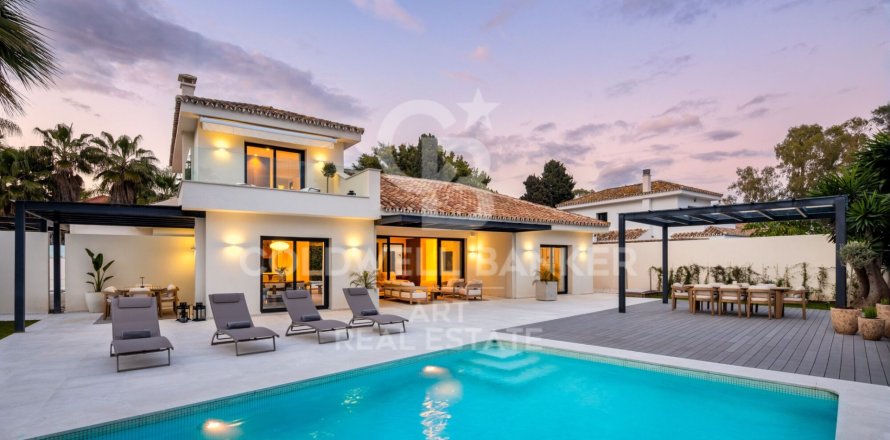 Villa à Marbella, Malaga, Espagne 4 chambres, 271 m2 No. 178649