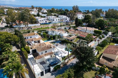 Villa à vendre à Marbella, Malaga, Espagne, 4 chambres, 271 m2 No. 178649 - photo 23