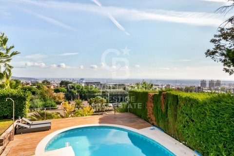 Hus till salu i Esplugues de Llobregat, Barcelona, Spanien 4 sovrum, 452 kvm. Nr. 159655 - foto 21