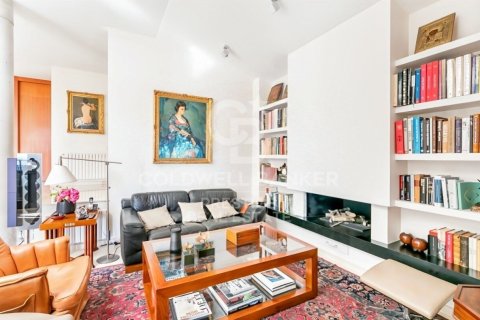 Dom w Esplugues de Llobregat, Barcelona, Hiszpania 4 sypialnie, 452 mkw. nr 159655 – zdjęcie 12