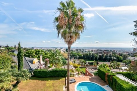 Dom w Esplugues de Llobregat, Barcelona, Hiszpania 4 sypialnie, 452 mkw. nr 159655