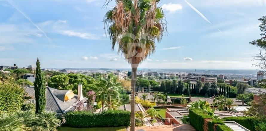 Hus i Esplugues de Llobregat, Barcelona, Spanien 4 sovrum, 452 kvm. Nr. 159655
