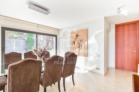 Hus till salu i Esplugues de Llobregat, Barcelona, Spanien 4 sovrum, 452 kvm. Nr. 159655 - foto 14