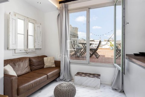 Ático en venta en Barcelona, España 1 dormitorio, 39 m2 No. 150274 - foto 2