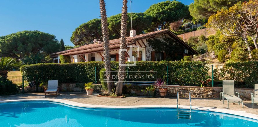 Villa in Cabrera de Mar, Barcelona, Spain 6 bedrooms, 698 sq.m. No. 150275