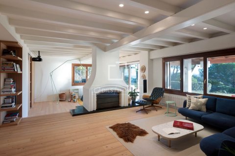 Villa for sale in Cabrera de Mar, Barcelona, Spain 6 bedrooms, 698 sq.m. No. 150275 - photo 6