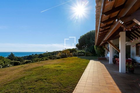 Villa for sale in Cabrera de Mar, Barcelona, Spain 6 bedrooms, 698 sq.m. No. 150275 - photo 3