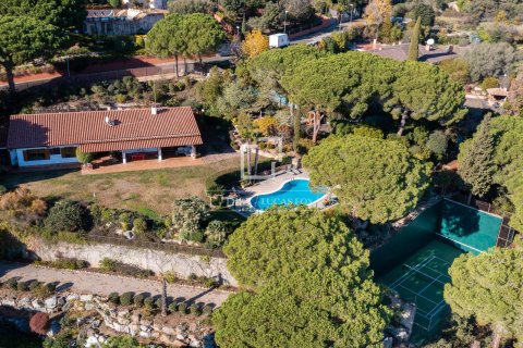 Willa w Cabrera de Mar, Barcelona, Hiszpania 6 sypialni, 698 mkw. nr 150275 – zdjęcie 30