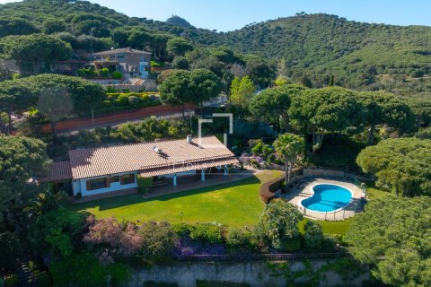 Villa en venta en Cabrera de Mar, Barcelona, España 6 dormitorios, 698 m2 No. 150275 - foto 3