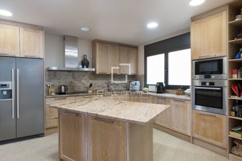 Villa for sale in Premia De Dalt, Barcelona, Spain 5 bedrooms, 375 sq.m. No. 150276 - photo 5