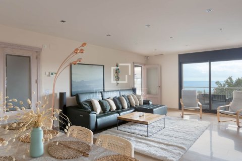 Villa for sale in Premia De Dalt, Barcelona, Spain 5 bedrooms, 375 sq.m. No. 150276 - photo 2