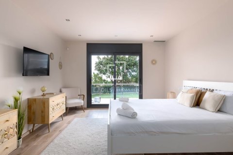 Villa for sale in Premia De Dalt, Barcelona, Spain 5 bedrooms, 375 sq.m. No. 150276 - photo 24