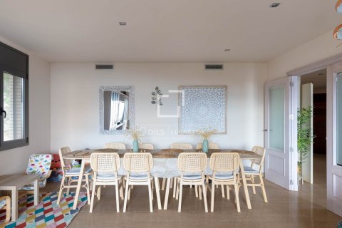 Villa for sale in Premia De Dalt, Barcelona, Spain 5 bedrooms, 375 sq.m. No. 150276 - photo 8