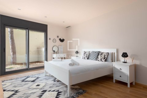 Villa for sale in Premia De Dalt, Barcelona, Spain 5 bedrooms, 375 sq.m. No. 150276 - photo 14