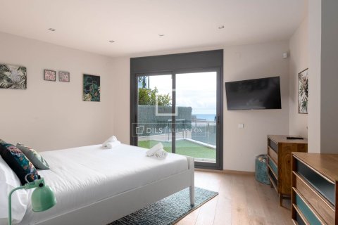 Villa for sale in Premia De Dalt, Barcelona, Spain 5 bedrooms, 375 sq.m. No. 150276 - photo 23