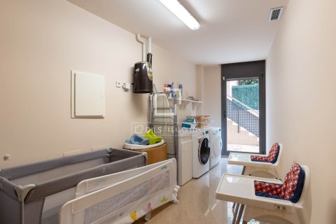 Villa for sale in Premia De Dalt, Barcelona, Spain 5 bedrooms, 375 sq.m. No. 150276 - photo 30