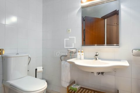 Villa for sale in Alella, Barcelona, Spain 4 bedrooms, 215 sq.m. No. 150277 - photo 10