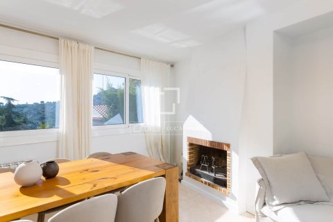 Villa for sale in Alella, Barcelona, Spain 4 bedrooms, 215 sq.m. No. 150277 - photo 4