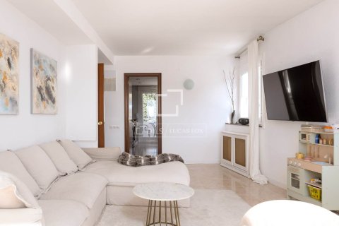 Villa for sale in Alella, Barcelona, Spain 4 bedrooms, 215 sq.m. No. 150277 - photo 5