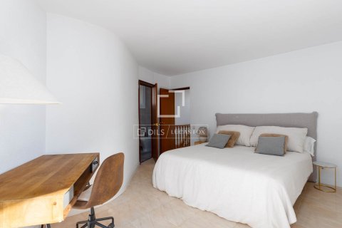 Villa for sale in Alella, Barcelona, Spain 4 bedrooms, 215 sq.m. No. 150277 - photo 21