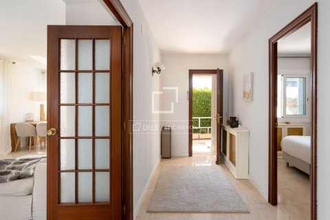 Villa for sale in Alella, Barcelona, Spain 4 bedrooms, 215 sq.m. No. 150277 - photo 9
