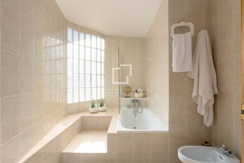 Villa for sale in Alella, Barcelona, Spain 4 bedrooms, 215 sq.m. No. 150277 - photo 16