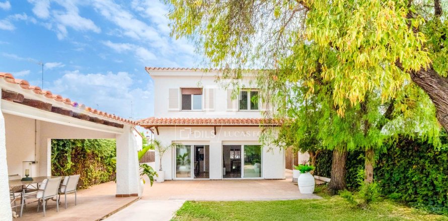 Villa in Sitges, Barcelona, Spanien 4 Schlafzimmer, 196 m2 Nr. 150199