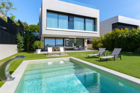 Villa for sale in Teia, Barcelona, Spain 6 bedrooms, 470 sq.m. No. 150201 - photo 12