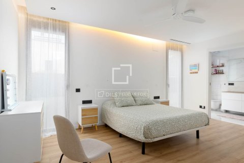 Villa for sale in Teia, Barcelona, Spain 6 bedrooms, 470 sq.m. No. 150201 - photo 28