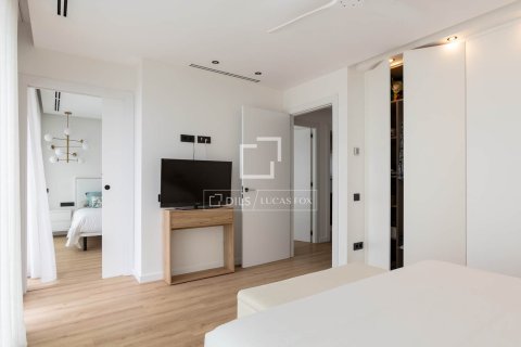 Villa for sale in Teia, Barcelona, Spain 6 bedrooms, 470 sq.m. No. 150201 - photo 21