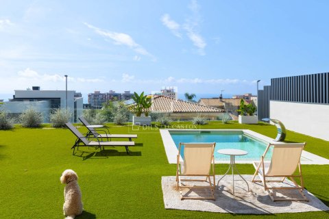 Villa for sale in Teia, Barcelona, Spain 6 bedrooms, 470 sq.m. No. 150201 - photo 16