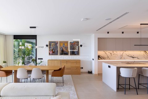 Villa for sale in Teia, Barcelona, Spain 6 bedrooms, 470 sq.m. No. 150201 - photo 6