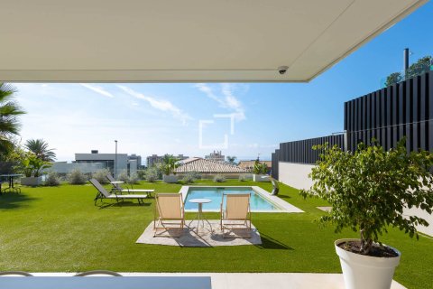 Villa for sale in Teia, Barcelona, Spain 6 bedrooms, 470 sq.m. No. 150201 - photo 15