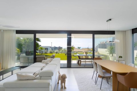 Villa for sale in Teia, Barcelona, Spain 6 bedrooms, 470 sq.m. No. 150201 - photo 11