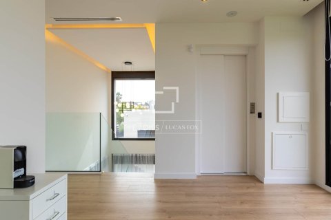 Villa for sale in Teia, Barcelona, Spain 6 bedrooms, 470 sq.m. No. 150201 - photo 30