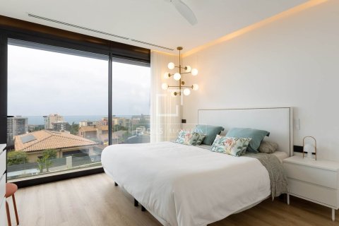 Villa for sale in Teia, Barcelona, Spain 6 bedrooms, 470 sq.m. No. 150201 - photo 19