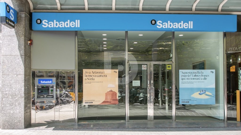 Commercial property à L'Eixample, Barcelona, Espagne 245 m2 No. 150197