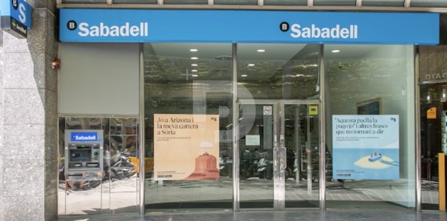 Commercial property in L'Eixample, Barcelona, Spain 242 sq.m. No. 150196