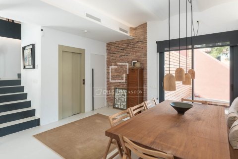 Villa en venta en Barcelona, España 4 dormitorios, 222 m2 No. 150200 - foto 16