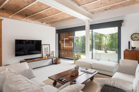 Villa en venta en Barcelona, España 4 dormitorios, 222 m2 No. 150200 - foto 11