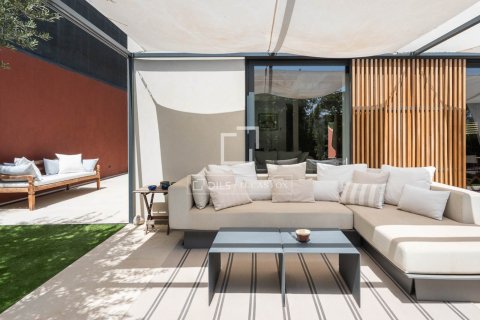 Villa en venta en Barcelona, España 4 dormitorios, 222 m2 No. 150200 - foto 4