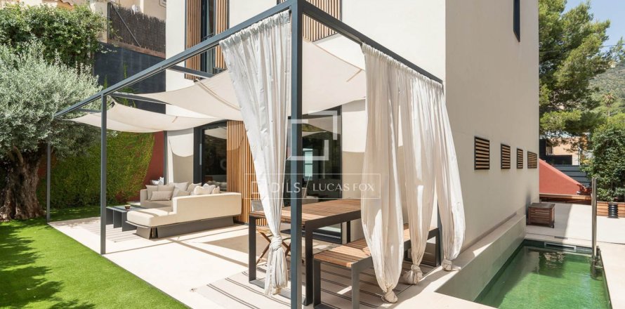 Villa en Barcelona, España 4 dormitorios, 222 m2 No. 150200