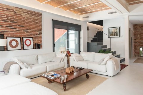 Villa en venta en Barcelona, España 4 dormitorios, 222 m2 No. 150200 - foto 13