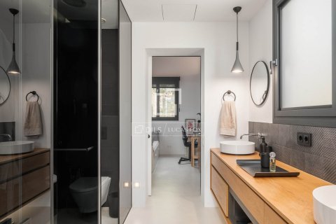Villa en venta en Barcelona, España 4 dormitorios, 222 m2 No. 150200 - foto 30