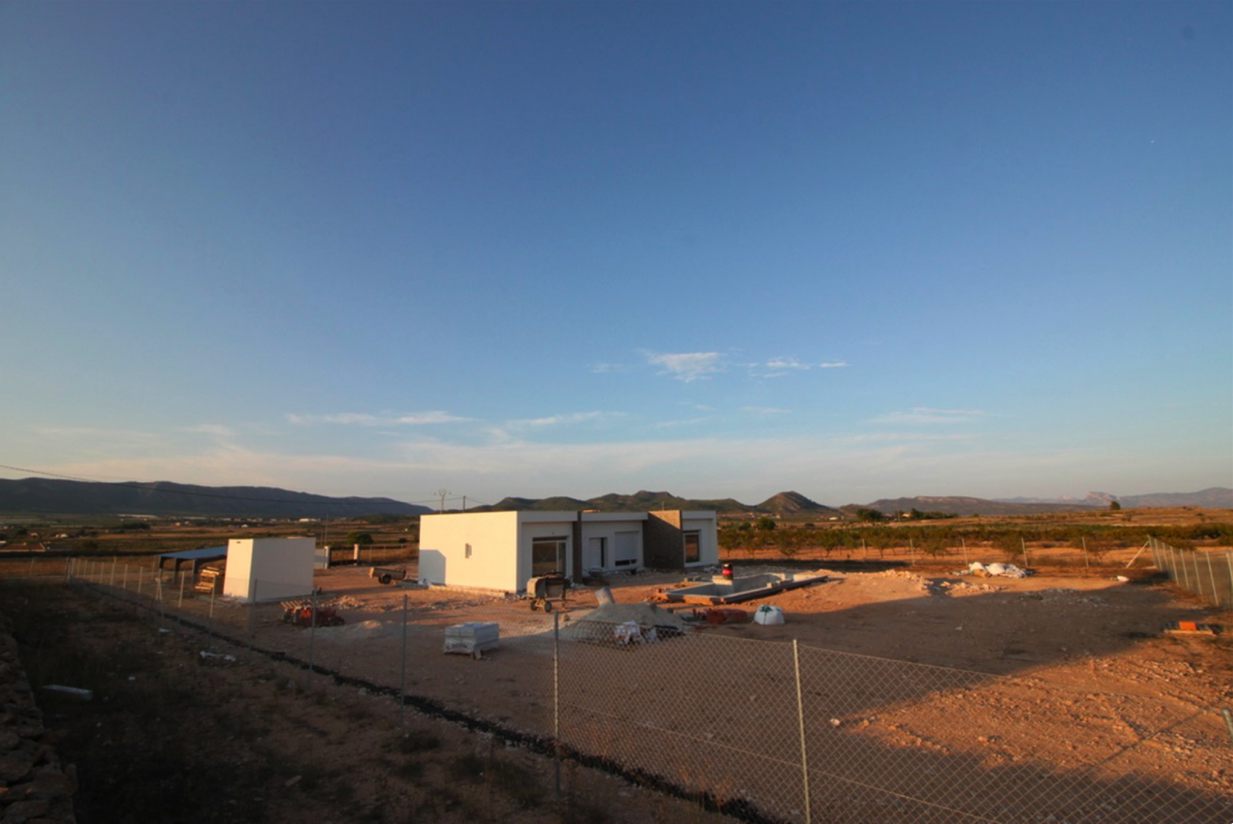 Villa i Pinoso, Alicante, Spanien 3 sovrum, 150 kvm. Nr. 81050
