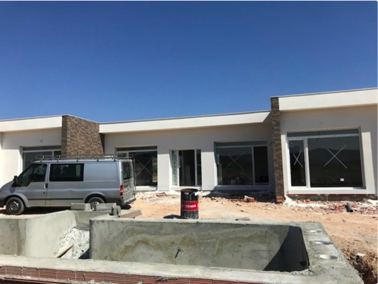 Villa i Pinoso, Alicante, Spanien 3 sovrum, 150 kvm. Nr. 81050