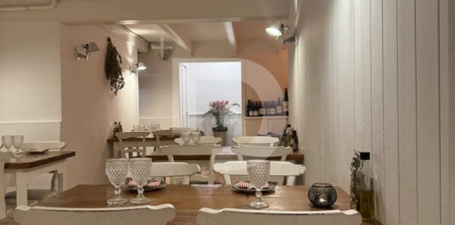 Коммерческая недвижимость в Л'Эшампле, Барселона, Испания 290м2 №151894