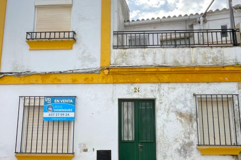 Townhouse for sale in Cortegana, Huelva, Spain 3 bedrooms, 98 sq.m. No. 185352 - photo 3