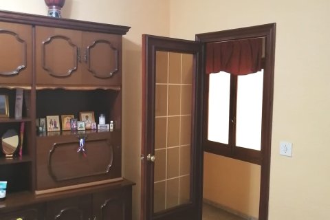 Apartment in Onil, Alicante, Spain 4 bedrooms, 127 sq.m. No. 185350